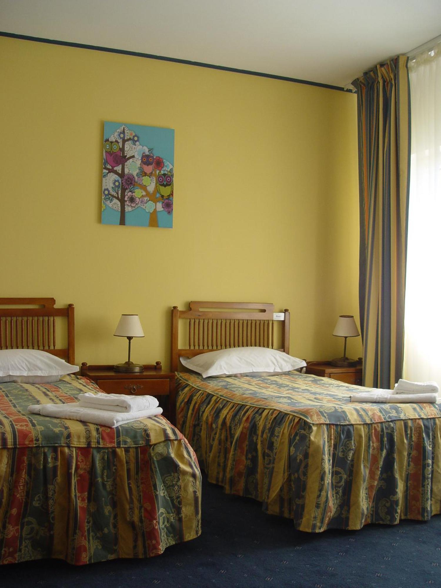 Hotel Astra Braşov Buitenkant foto