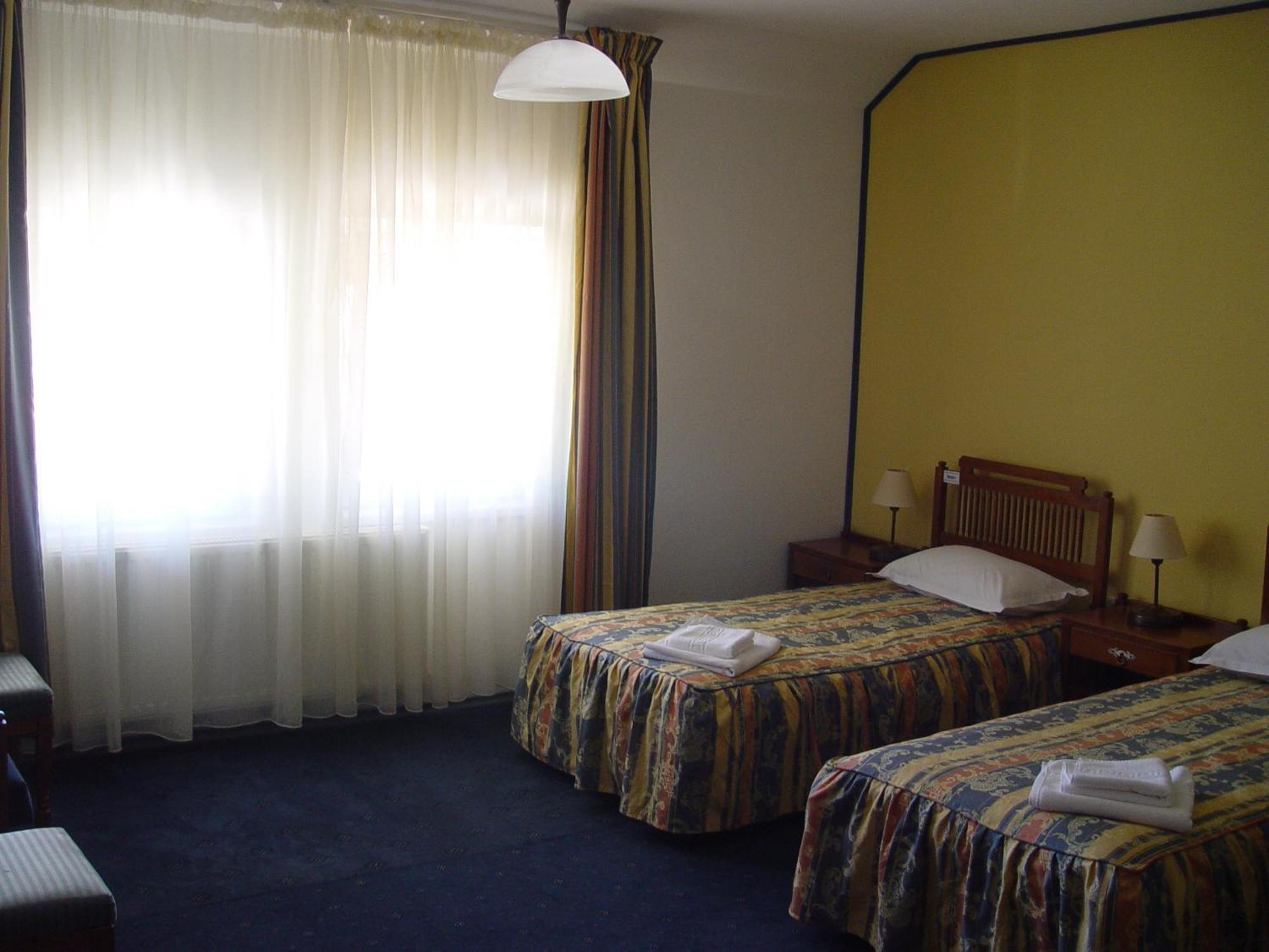Hotel Astra Braşov Buitenkant foto