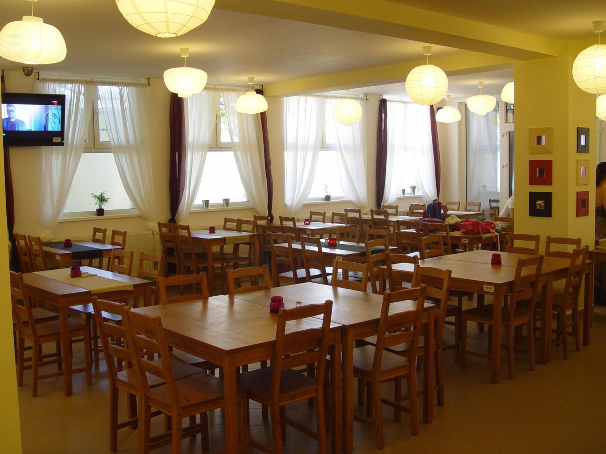 Hotel Astra Braşov Buitenkant foto